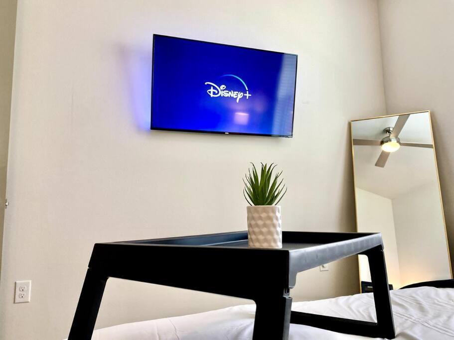 Luxury Apartment With King Bed And Pool And Free Parking 4 Houston Exteriör bild