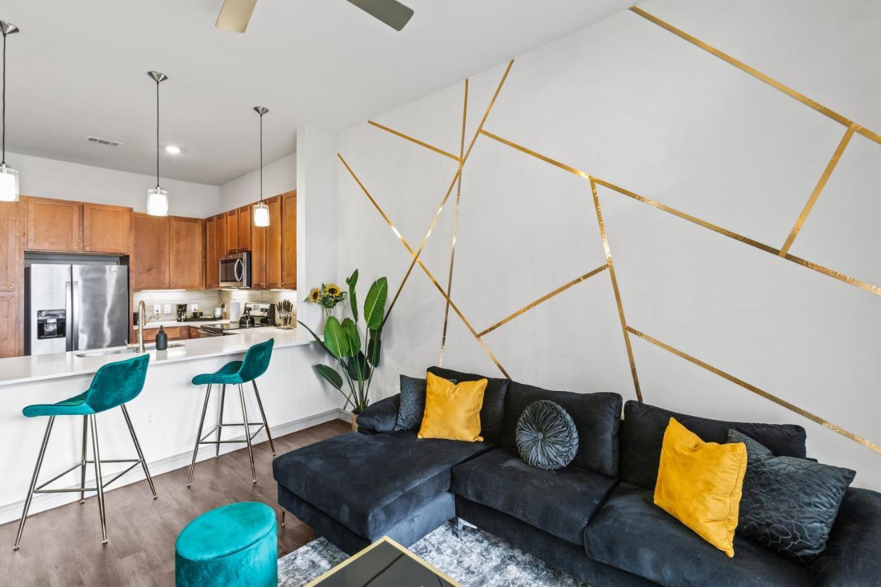 Luxury Apartment With King Bed And Pool And Free Parking 4 Houston Exteriör bild
