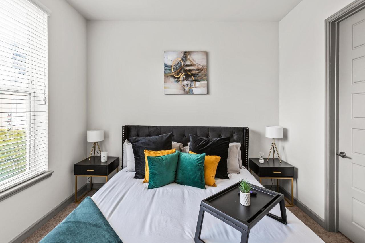 Luxury Apartment With King Bed And Pool And Free Parking 4 Houston Exteriör bild
